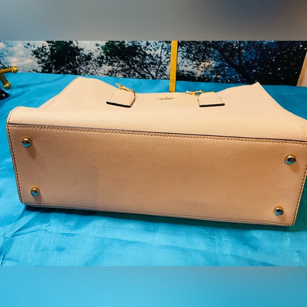 Kate Spade Large Shoulder Bag Beige EUC 3 Big Compartments B & W Striped Lining - Picture 11 of 14